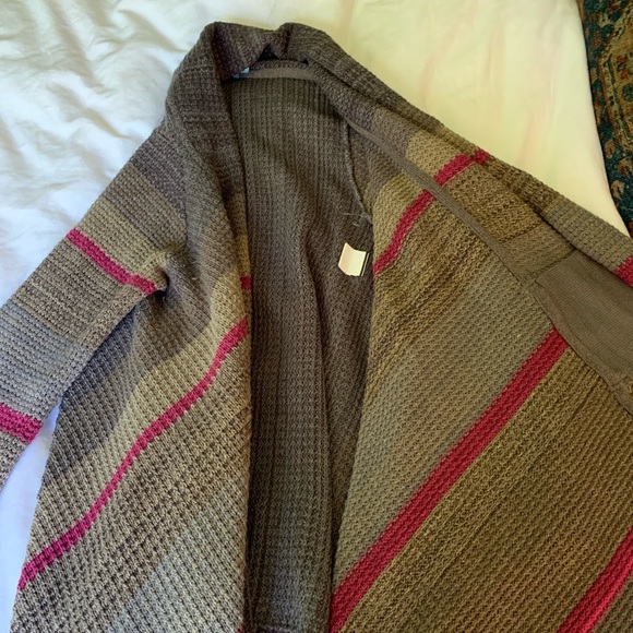 neutral cardigan - Picture 2 of 3